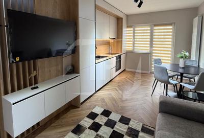 Apartament cu 3 camere semidecomandat, mobilat în Florești