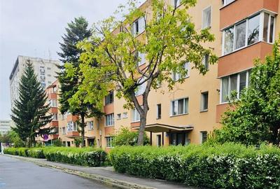 Apartament cu 2 camere semidecomandat, mobilat în Central