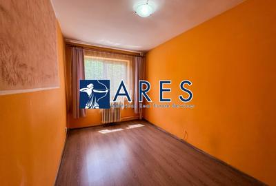 Apartament 3 camere | Etaj 1 | Decomandat | Ostroveni