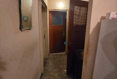 Apartament cu 3 camere decomandat în Titan