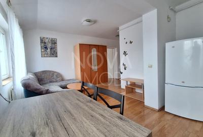 Apartament cu 2 camere semidecomandat, mobilat în Calea Dumbrăvii