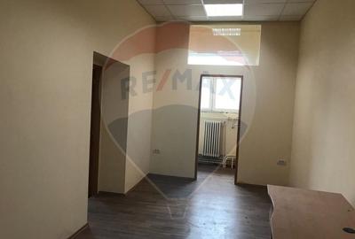 De închiriat spațiu birouri de 171mp în zona Intim - 7