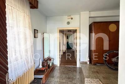 Casa de vanzare cu 446 mp teren si garaj, situata in zona centrala - 3