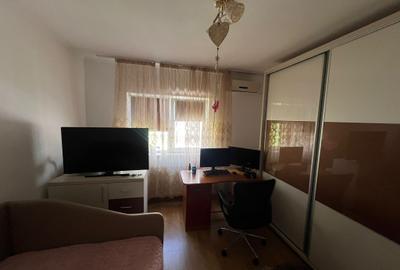 Apartament 49mp, la mansarda - cu pod !  Zona Tomis 3, Str. Zmeurei ,63500 € - 14