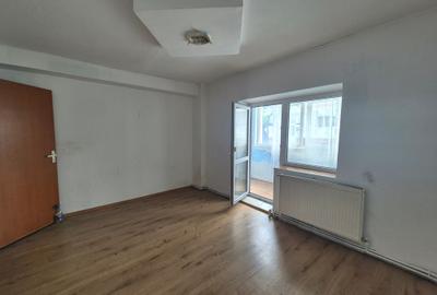 Oras Pantelimon, apartament 3 camere 84mp+boxa, str.  Livezilor - 4