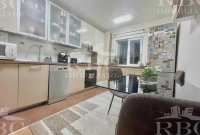 Apartament cu 3 camere decomandat, mobilat în Zorilor