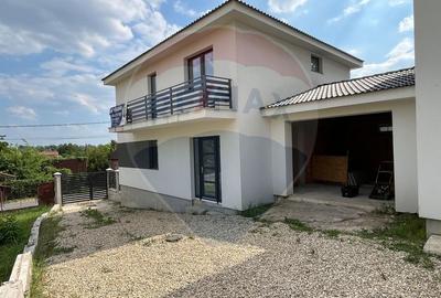 Casă cu 4 camere în Central