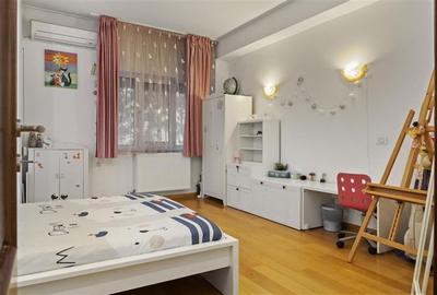 Vila de lux in apropiere de Cambridge School | Curte superba - 38