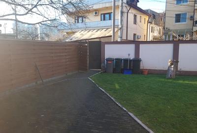 MIHAI BRAVU-METROU,VILA 9 CAMERE,LIVING 75 MP,400 MP,P+1+M,CURTE 300 M  2200 eur - 2