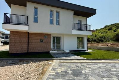 Casă cu 4 camere în Florești