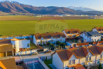 Casă / Vilă cu 4 camere de vânzare în zona Central - 50