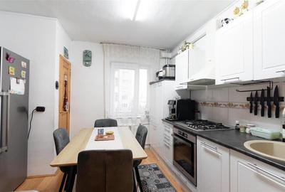 RECO Apartament 4 camere, decomandat, Bloc cu lift, Etajul 3, sub 1300 euro mp - 2