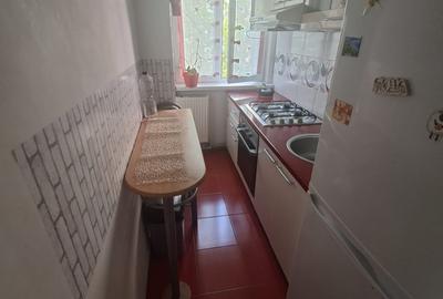Apartament cu 2 camere decomandat, etaj 2/4, zona Alexandru cel Bun - 5