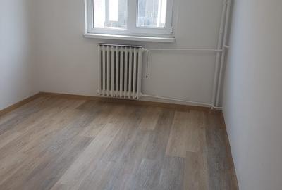 Garsoniera confort trei, etaj unu, renovata, in bloc de garsoniere, libera - 3