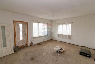 Vila cu 7 camere de vanzare in zona Centrala Aleea Grivitei Roman - 11