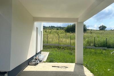Duplex construit la standarde înalte de calitate la intrare in Corusu - 9