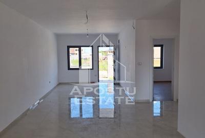 Duplex cu 3 camere în Bucovăț (Remetea Mare)