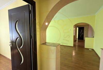 Vânzare Apartament 3 camere Etaj IV, MV1 - Str. Crinului 3 - Carei - 16