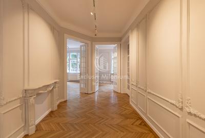 Apartament cu 4 camere circular în Moșilor