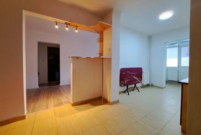 Vanzare apartament 3 camere, str. Pandurilor Micro 12 Targoviste