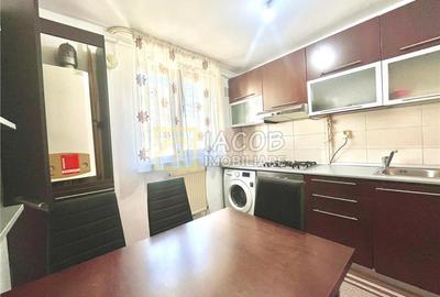 Apartament 3 camere decomandate, strada Martir Horia, Bacau - 2