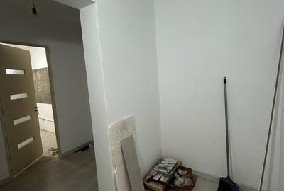 Apartament 3 camere - Zona Sud - etaj 2- 70mp - 68000 euro negociabil - 6