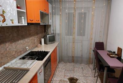 De vânzare apartament 3 camere decomandat et intermediar - 2