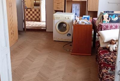 Casă de vânzare,parter+1 etaj, - 1