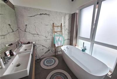 Penthouse, Qualis 2, Tractorul - 8