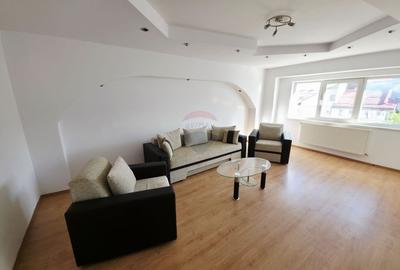 Apartament cu 2 camere de vânzare în zona 1 Mai - 1