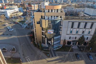 De inchiriat spatiu comercial ultracentral, Piata Revolutiei - Bacau - 2
