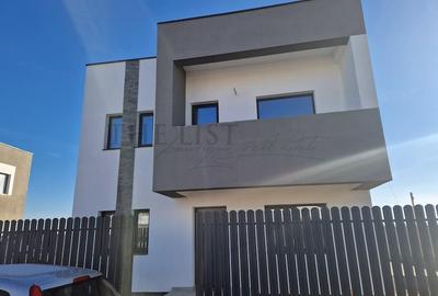 Casă individuală cu 4 camere în Tunari