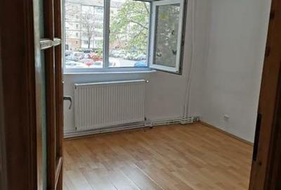 Apartament 4 camere zona Soarelui etaj 1 - 5