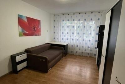 Apartament cu 3 camere decomandat în Tătărași