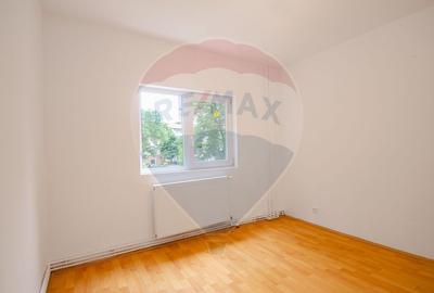 Apartament Decomandat cu 4 Camere | Etaj 1 | Zona Soarelui - Confort 1 - 3