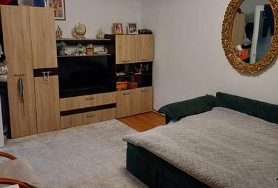 Apartament cu 2 camere decomandat, mobilat în Casa de Cultură