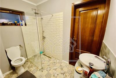 Casa de vanzare in Sibiu - 4 camere si 2 bai - cu piscina - 18