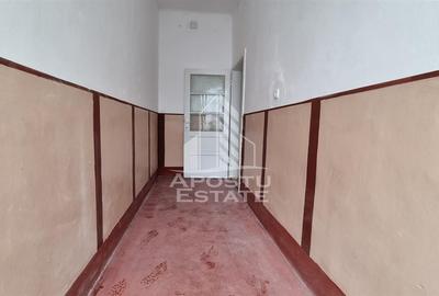 Apartament cu 2 camere nedecomandat în Pârneava