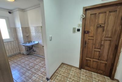 Vanzare Apartament 2 Camere semidecomandat Centrul Civic Str.Harmanului Etajul 3 - 10