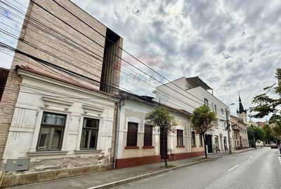 Apartament cu 3 camere semidecomandat în Semicentral