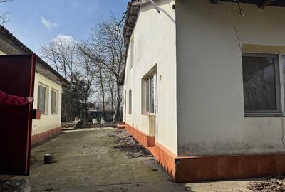 Persoana fizica vând Casa batraneasca si anexe– Mereni - 2