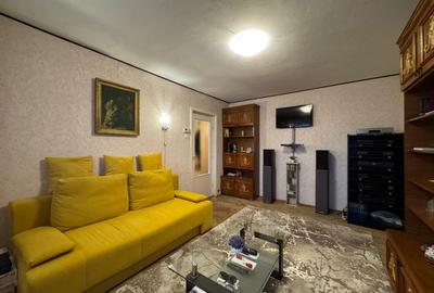 Astra, zona Saturn, Aleea Constelatiei, apart. semidecomandat, mobilat si utilat - 1