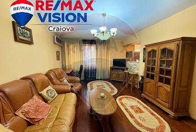 Apartament cu 4 camere de închiriat în zona 1 Mai - 2