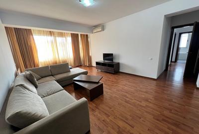 Apartament cu 3 camere semidecomandat, mobilat în Politehnica