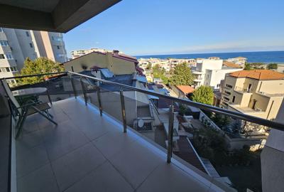 Apartament cu 3 camere decomandat, mobilat în Faleza Nord