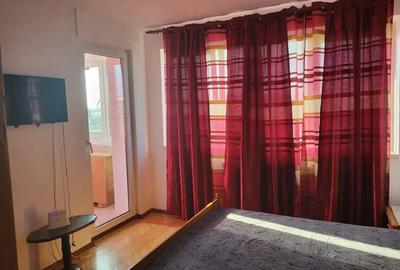 Apartament cu 3 camere semidecomandat, mobilat în Titan