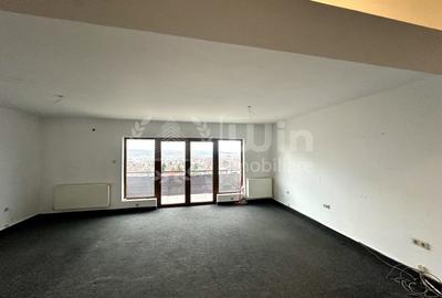 Apartament cu 3 camere decomandat în Andrei Mureșanu