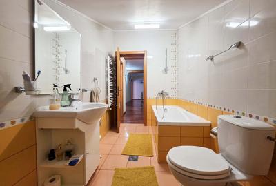 Vila de vanzare P+E cu 4 dormitoare - zona Inel 2 - spatioasa si eleganta. - 17