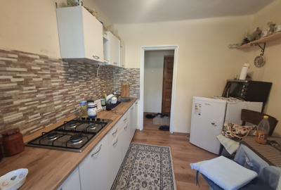 Fieni (Dambovita) Vand apartament renovat cu doua (2) camere - 5