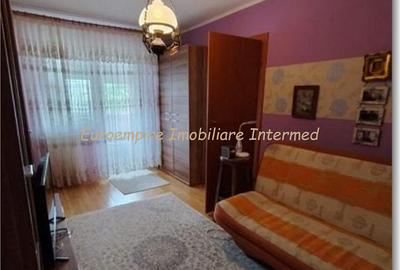 De vanzare apartament cu 2 camere, zona Casa de Cultura - 2